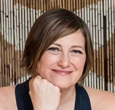 Sarah Bodnar Headshot